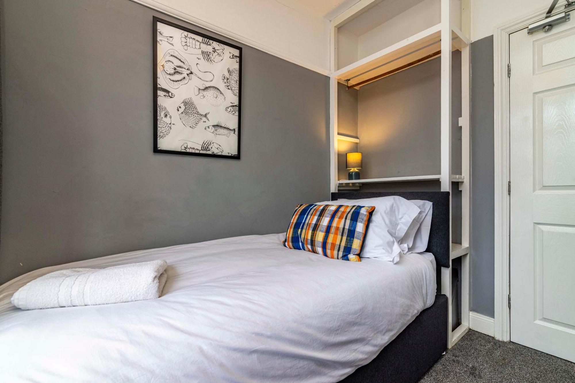 Lovely 4Bdr Home- Off Street Parking Sleeps 7 Nottingham Exterior foto