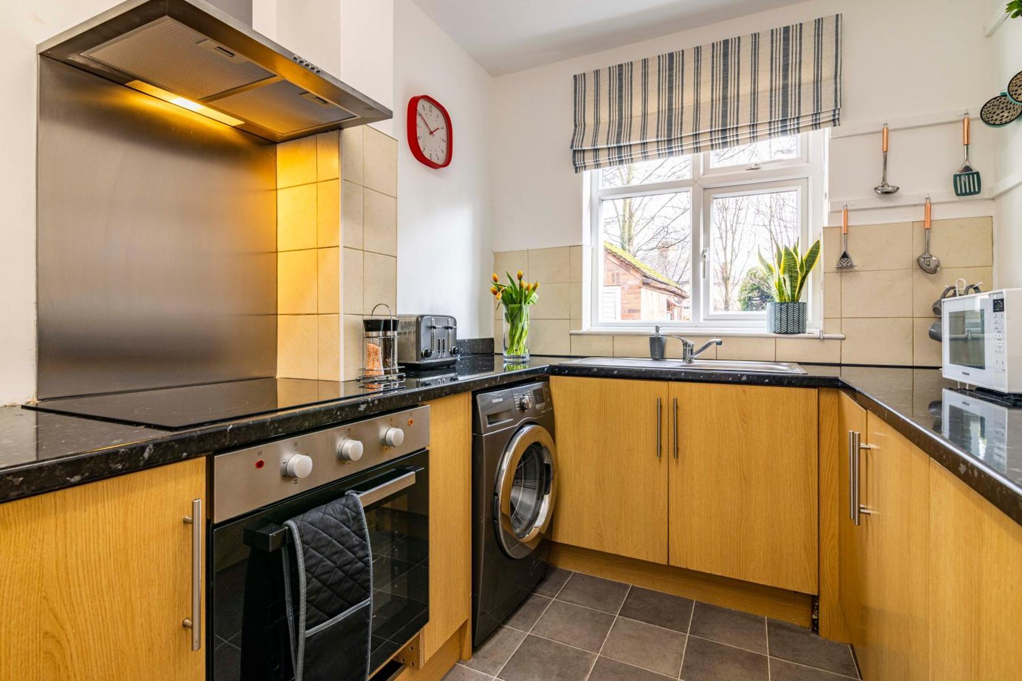 Lovely 4Bdr Home- Off Street Parking Sleeps 7 Nottingham Exterior foto