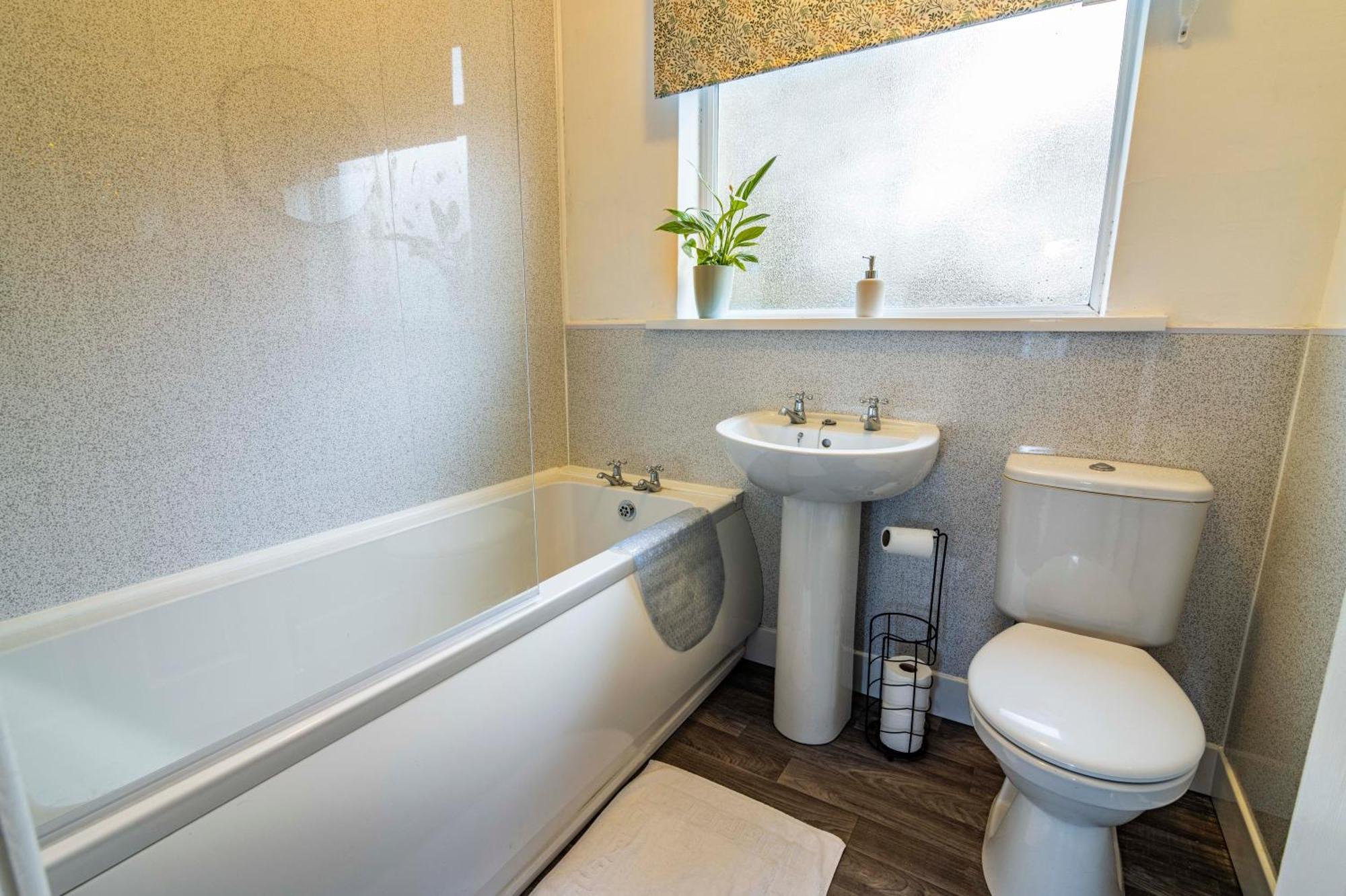 Lovely 4Bdr Home- Off Street Parking Sleeps 7 Nottingham Exterior foto